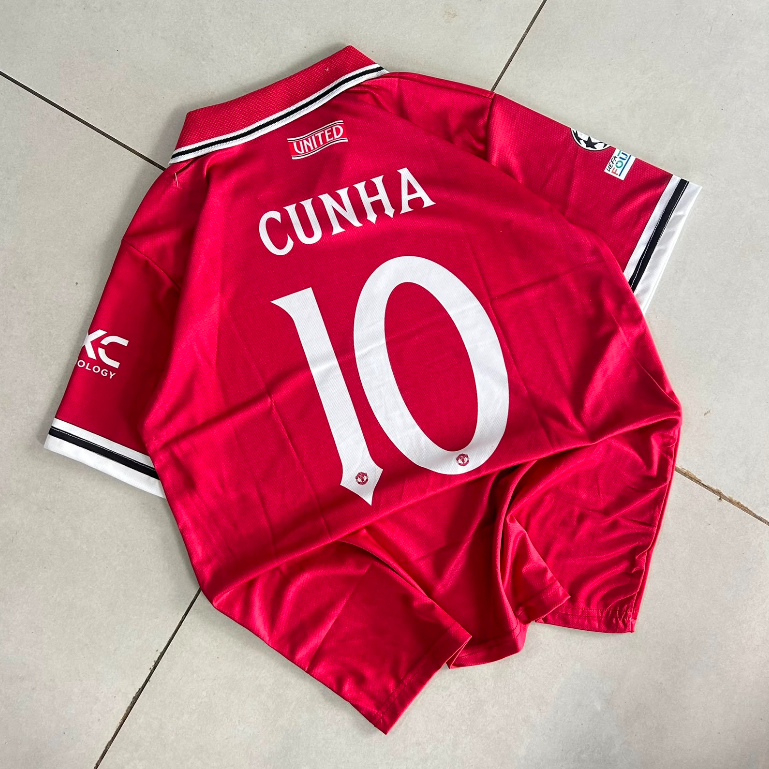 Manchester United 2026/27 home jersey Cunha 10
